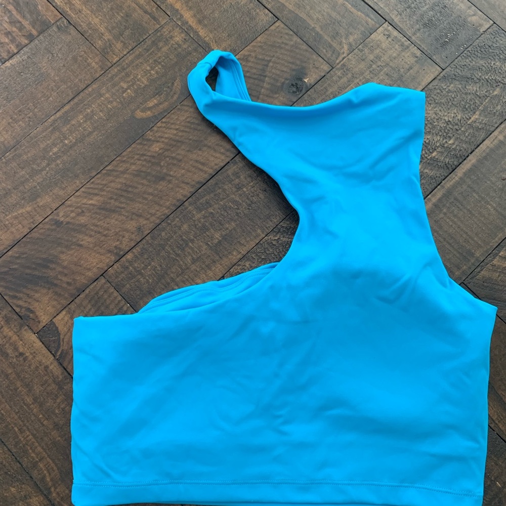 Gently used bright blue one shoulder sports bra for yoga or working out medium - Picture 3 of 3
